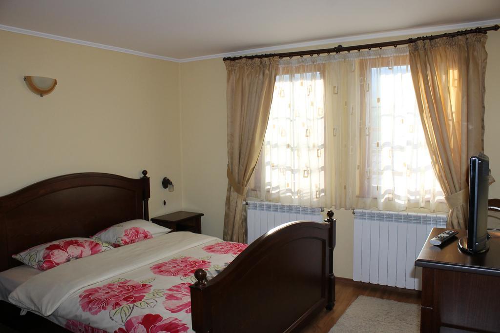Guest House Maria Kopriwsztica Zewnętrze zdjęcie