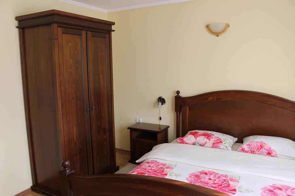 Guest House Maria Kopriwsztica Zewnętrze zdjęcie